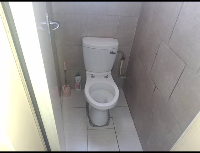 2 BEDROOM APARTMENT FOR SALE IN KEMPTON PARK CENTRAL